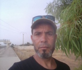 baadel, 56, El Attaf