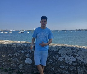 W, 18, Quimperle