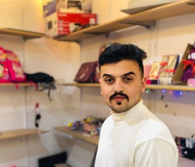 AHMED, 22, Stockholm