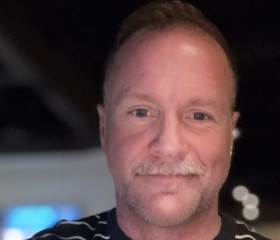 Alexander, 48, Bristol