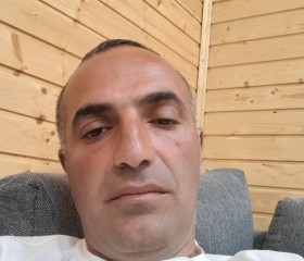Ar, 44, Yerevan