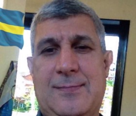 Riad, 64, Bro