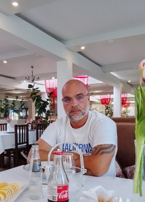 Сергей из Новороссийска 39 лет