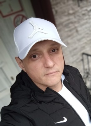 Валентин из Серова 35 лет
