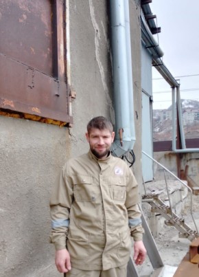 Владимир, 42, Россия, Холмск