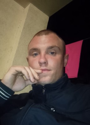 Валерий из Кропоткина 22 года