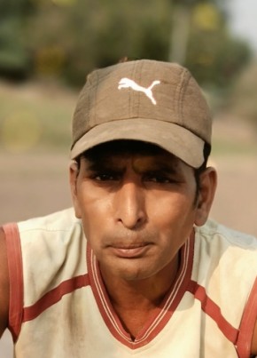 Akshay Mali, 19, India, Vadodara