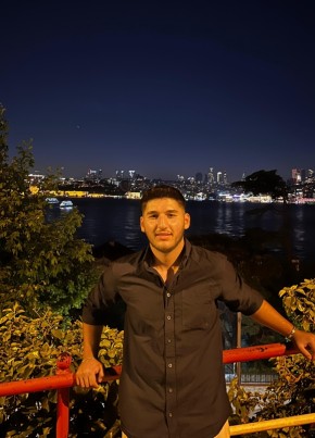Yakup из İstanbul 19 лет