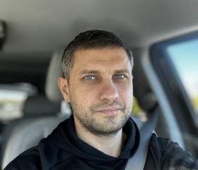Maksim, 38, Cranston