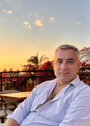 Юрий из Singapore 45 лет