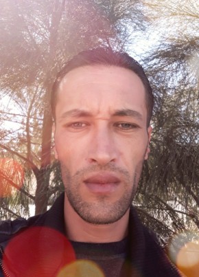 Hamdi, 39, People’s Democratic Republic of Algeria, Hammamet