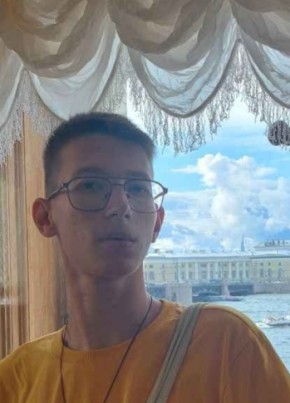 Артём из Челябинска 19 лет