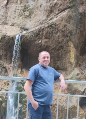 Руслан из Петрозаводска 46 лет