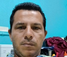 Angel, 44, Quesada