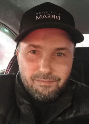 Максим из Санкт-Петербурга 44 года
