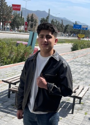Abdurahman из Bucak 20 лет