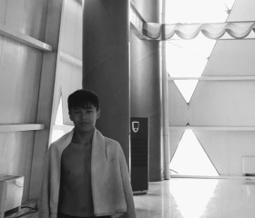 Abubakr, 18, Khujand