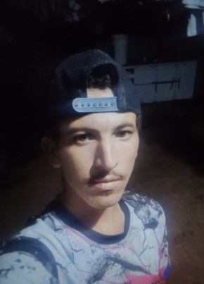 Lucas из Umuarama 18 лет