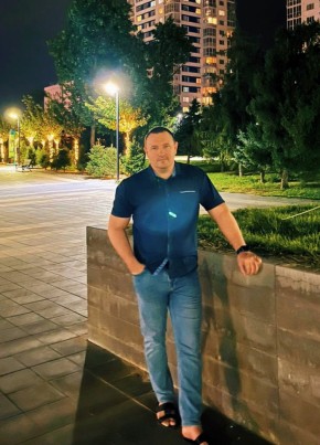 Alex, 39, Russia, Volgograd