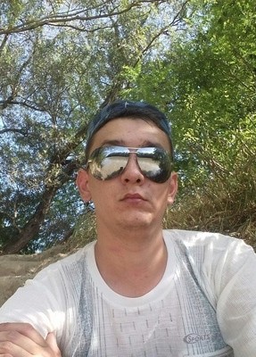 Кирилл, 35, Россия, Гирей