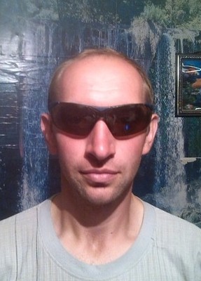 Илья, 38, Россия, Калининск