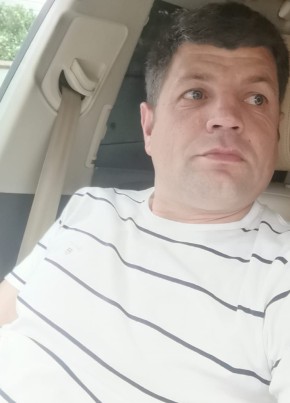 Augustin, 43, Romania, București