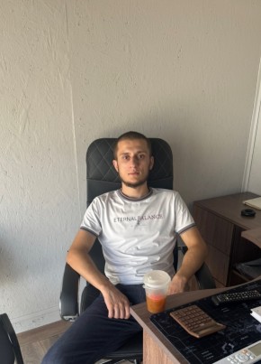 Адам из Махачкалы 29 лет