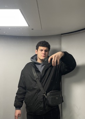 Роман из Конаково 24 года