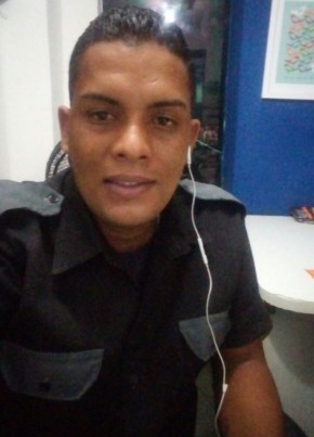 Tallei, 25, República Federativa do Brasil, Guarujá