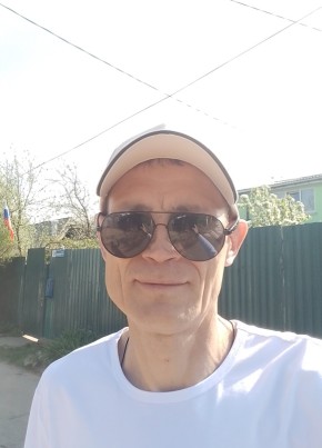 Олег Лебедев из Уварово 49 лет