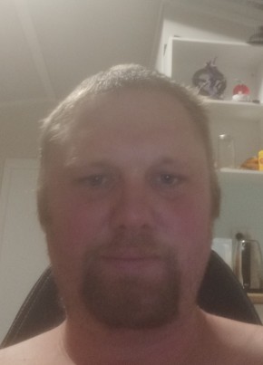 Andrew White, 36, Australia, Canberra
