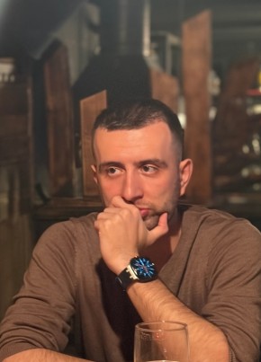 Артем из Мурманска 32 года