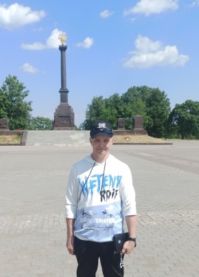 Aleksandr, 49, Russia, Lomonosov