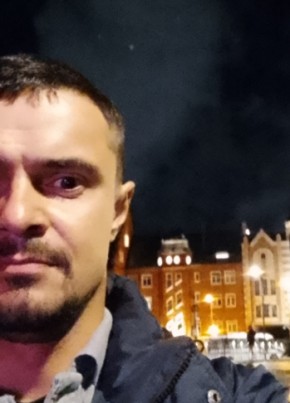 Максим из Калининграда 37 лет