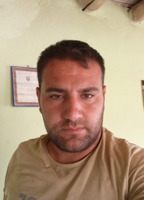 Vedat, 18, Turkey, Batman