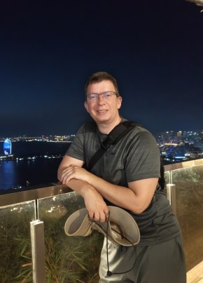 Михаил из Санкт-Петербурга 42 года