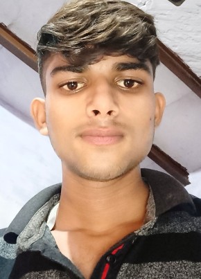 Mukul Kumarbuddh, 19, India, Sadābād
