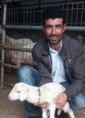 Metin, 35, Türkiye Cumhuriyeti, Esenyurt