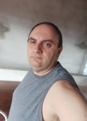 Higor из São José dos Campos 46 лет