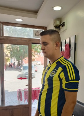 Mehmet Avcı, 19, Türkiye Cumhuriyeti, İzmir