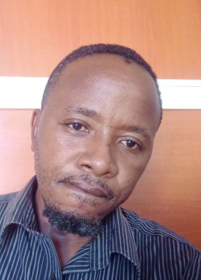 Lawrence, 47, Kenya, Malindi