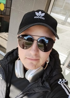 Кирилл из Линево 23 года