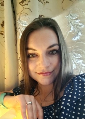 Олечка из Красного Луча 33 года