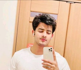 Rob, 26, Floral Park