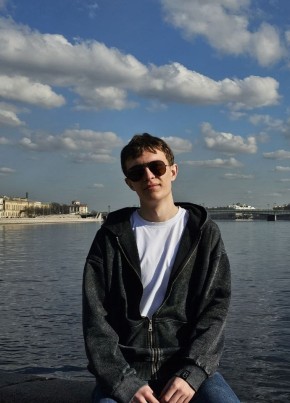 Михаил из Москвы 21 год