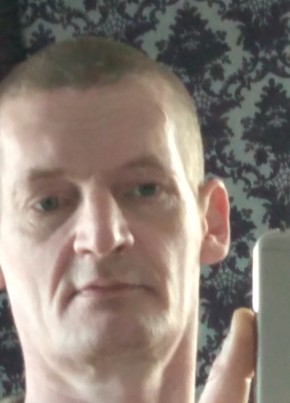 Максим из Волжска 46 лет