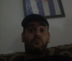 Raul, 44, Bornos