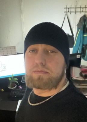 Илья из Ноябрьска 34 года