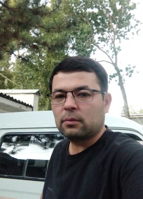 Ismat Komilov, 38, O‘zbekiston Respublikasi, Toshkent