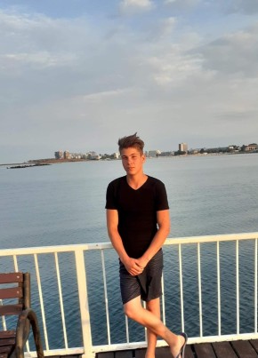 Andrei, 22, Romania, Otopeni-de-Sus